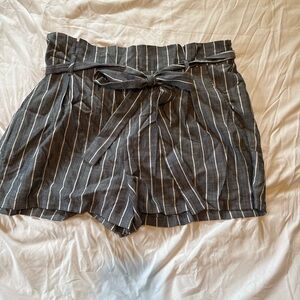 Forever 21 plus gray striped paper bag shorts